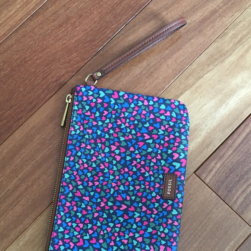 Fossil wristlet
